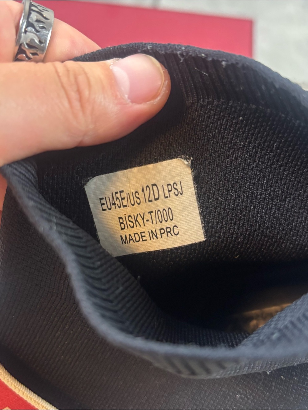 SOLD POSH WONT LET ME DELETE BC OF THEIR DUMB POLICY DO NOT BUY - Picture 3 of 16
